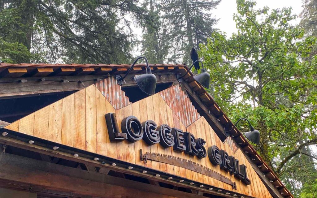 outside facade of loggers grill with black crow