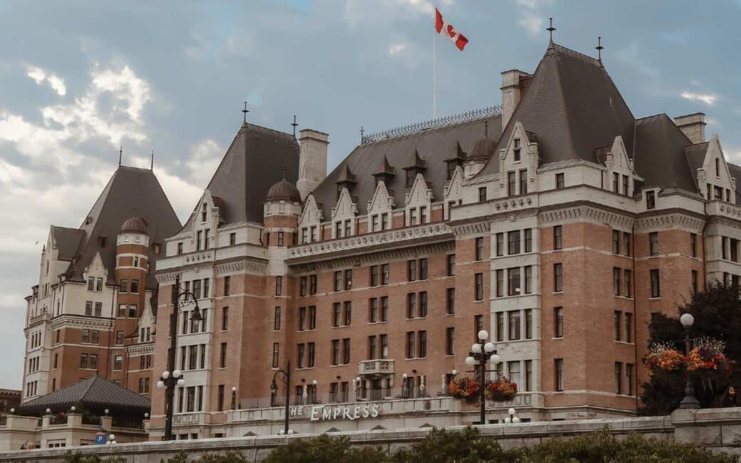outside facade of the empress hotel in victoria bc